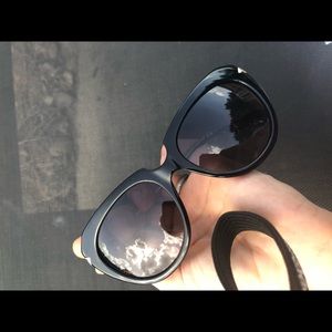 ALEXANDER MCQUEEN SUNGLASSES
